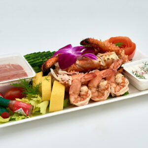 Crab and shrimp platter for aviation catering.